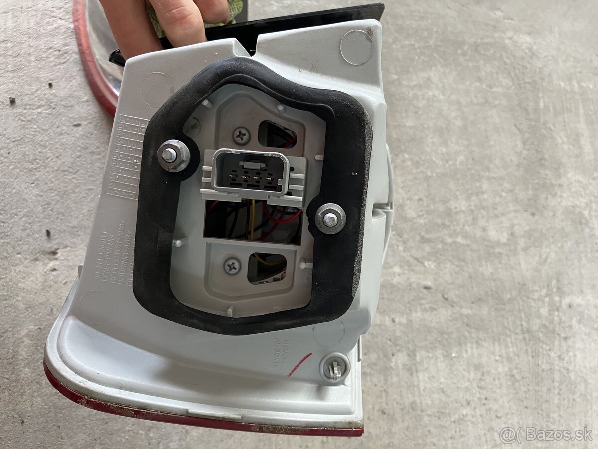 Zadné ľavé LED svetlo Volkswagen Jetta 2005-2008 - 2