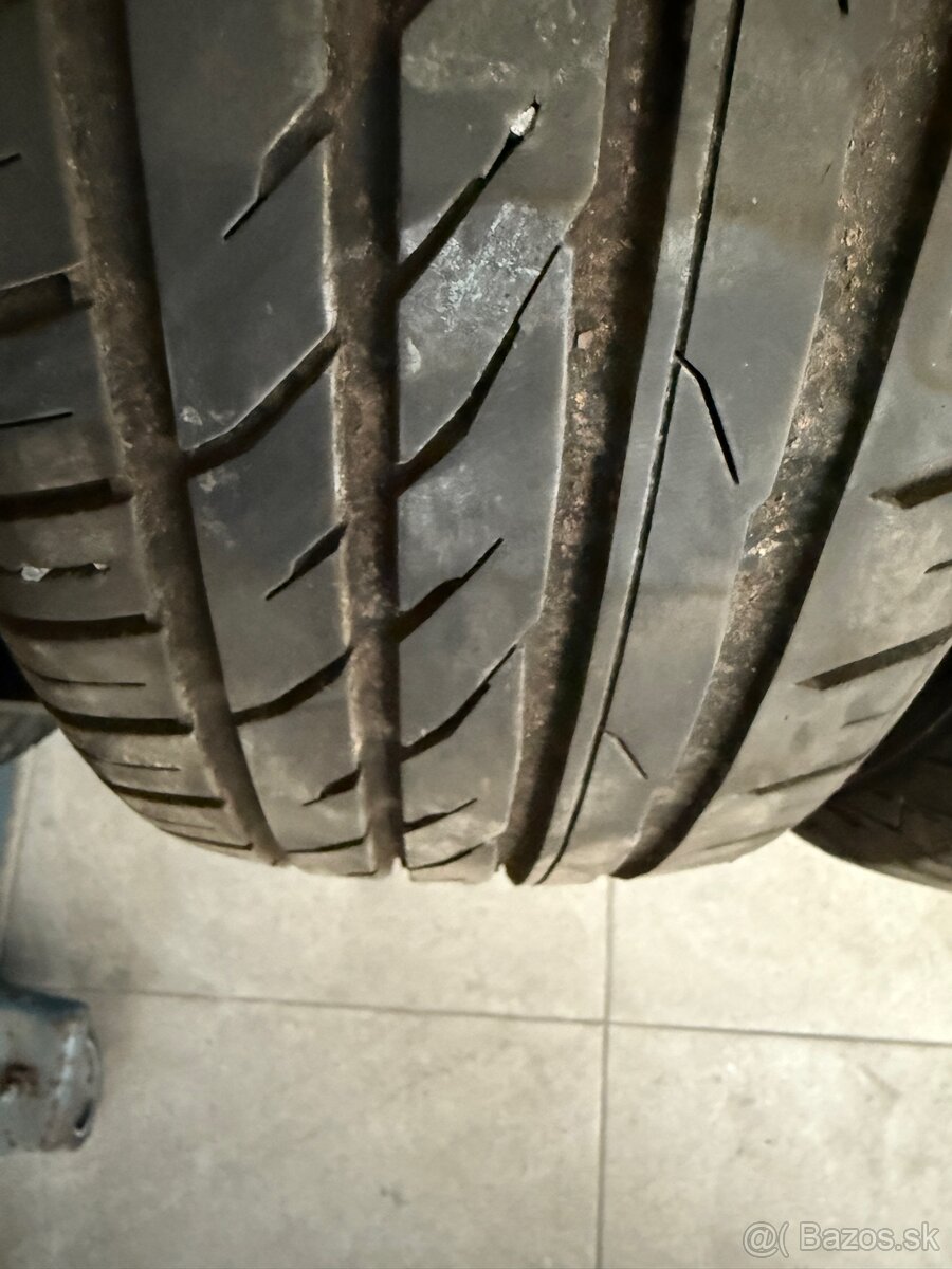 Predám pneu Matador 205/65R15 - 2