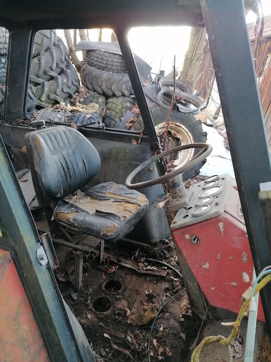 Predám kabínu na traktor zetor crystal - 2