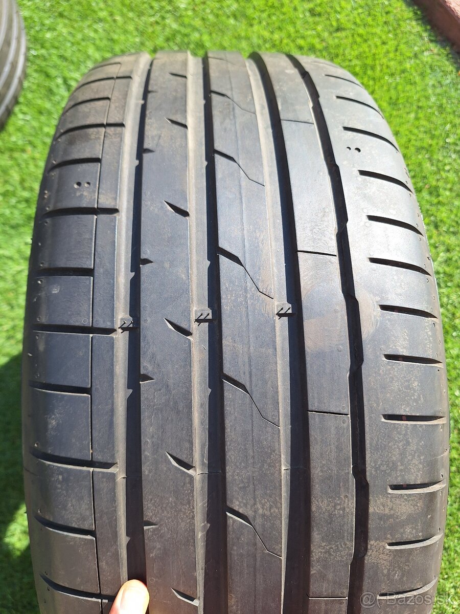 255/45 R19 Hankook - 2