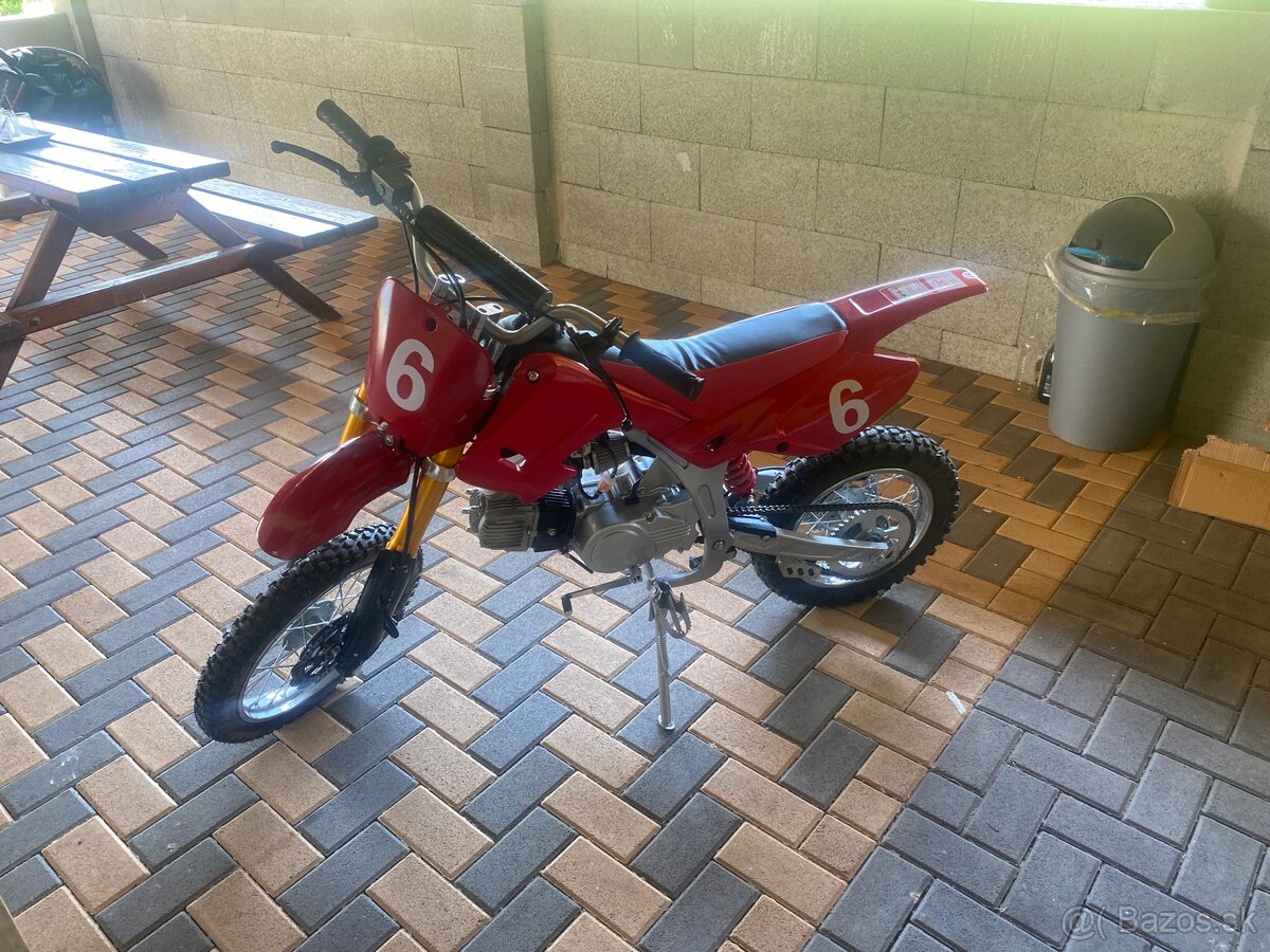 Pit bike