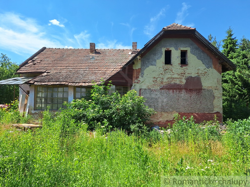 Pôvodný dom na rozľahlom vyše 6000m2 pozemku v kľudnej čas - 2