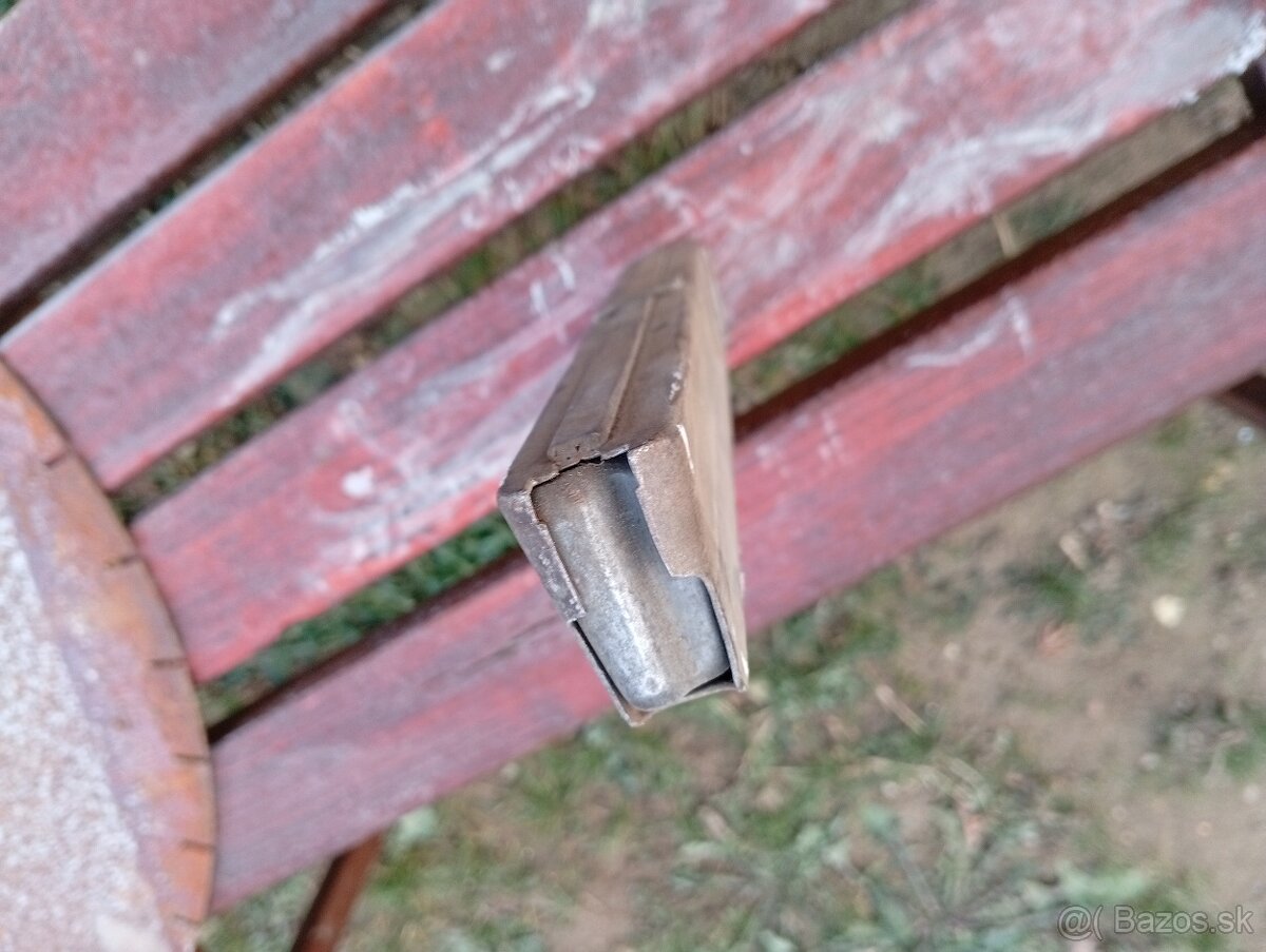 Starý zásobník zbrane. - 2