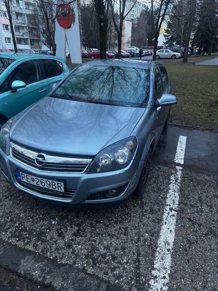 Opel Astra H - 2