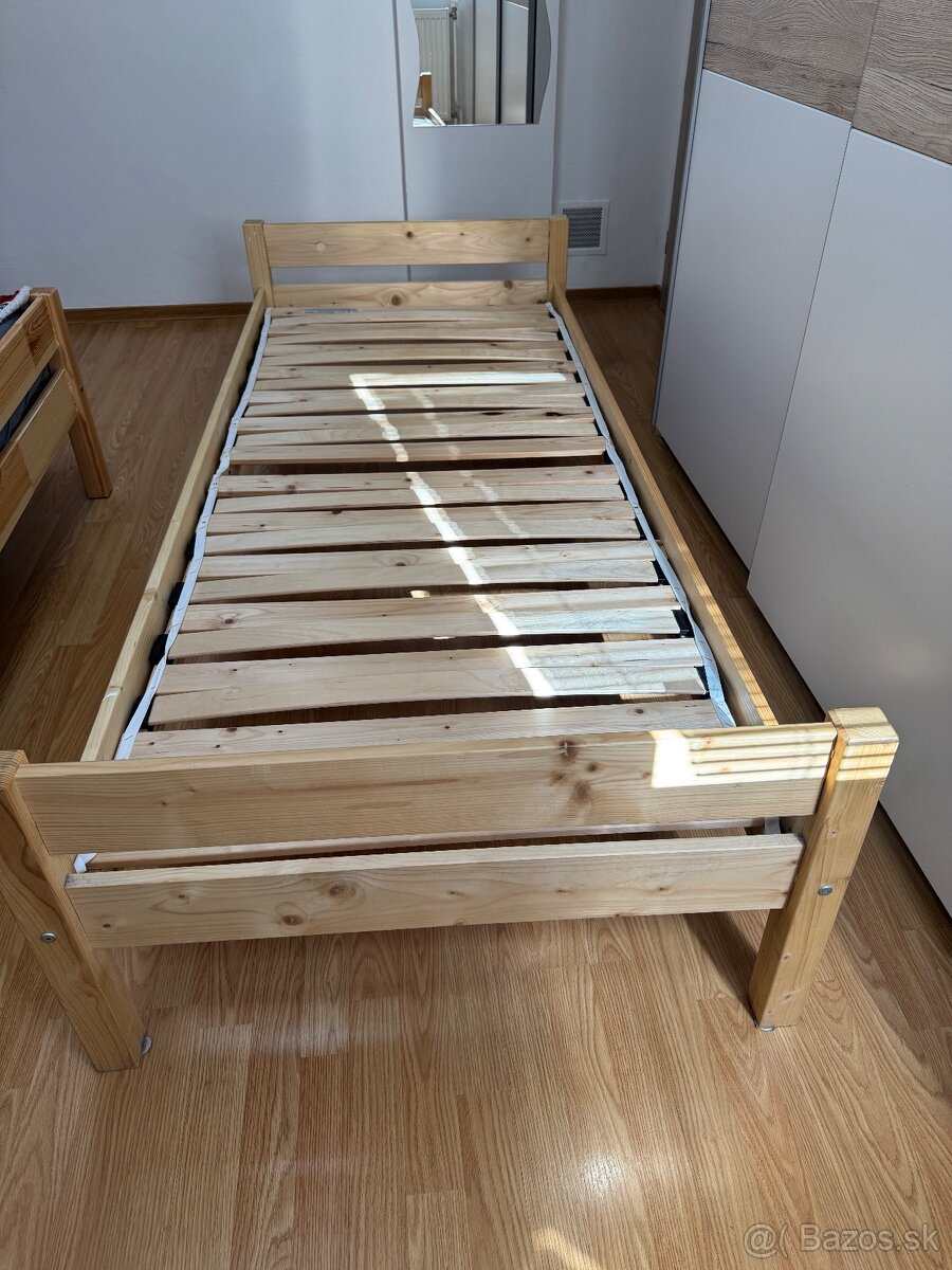 Predám posteľ spolu s roštom 80x200 - 2