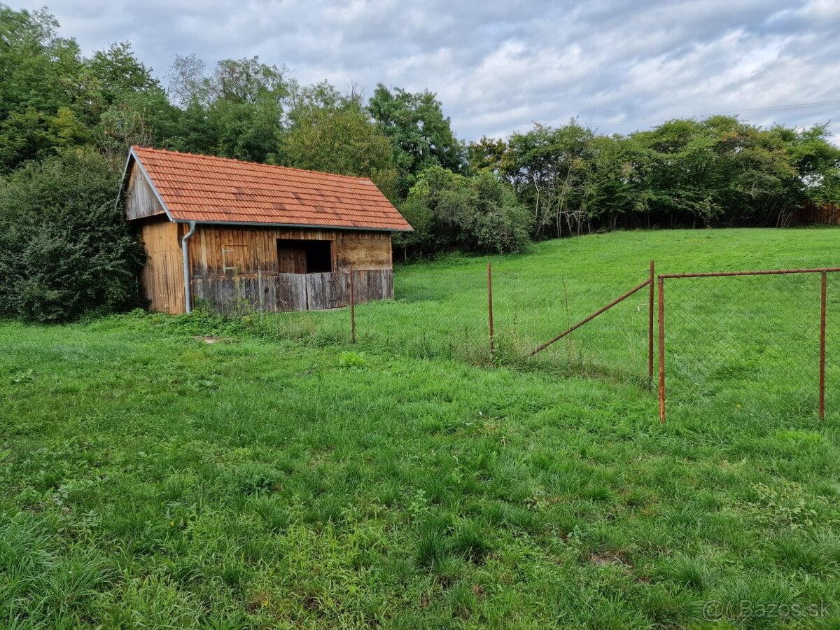 PREDAJ - STAVEBNÝ POZEMOK - ZLATÉ MORAVCE - 2