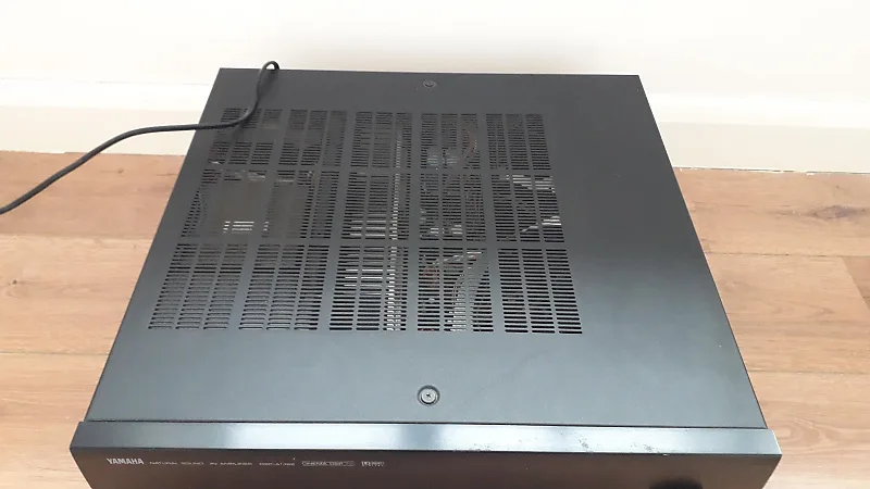 Zosilňovač Yamaha - 2