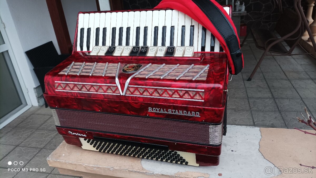 Harmonika -Akordeon.Royal Štandard Montána. - 2