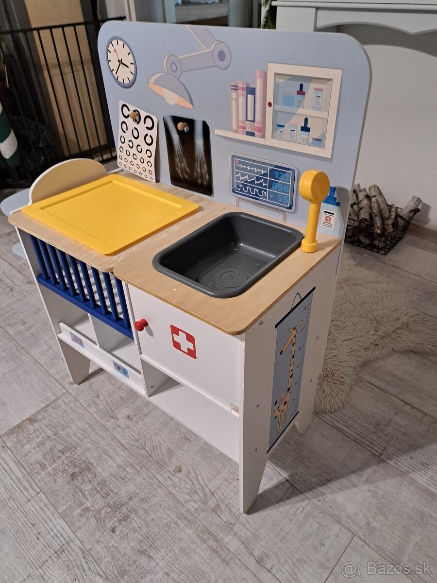 Detský lekársky stolík - 2