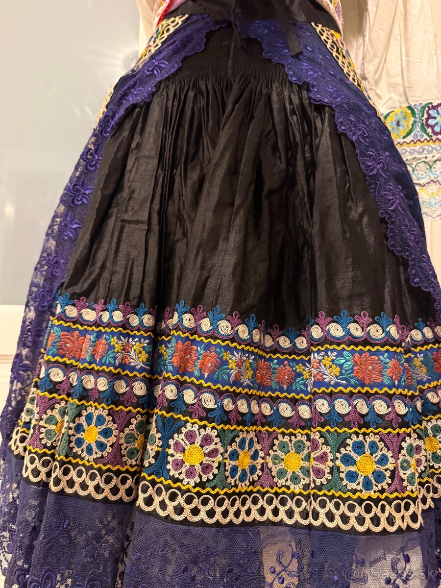 Kroj - krásny starý kroj na predaj - 2