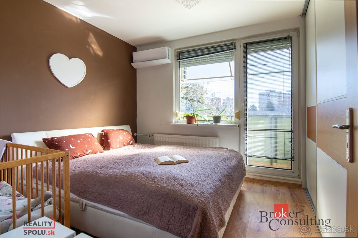 3 izbový byt v centre Nových Zámkov, 76 m2 - 2