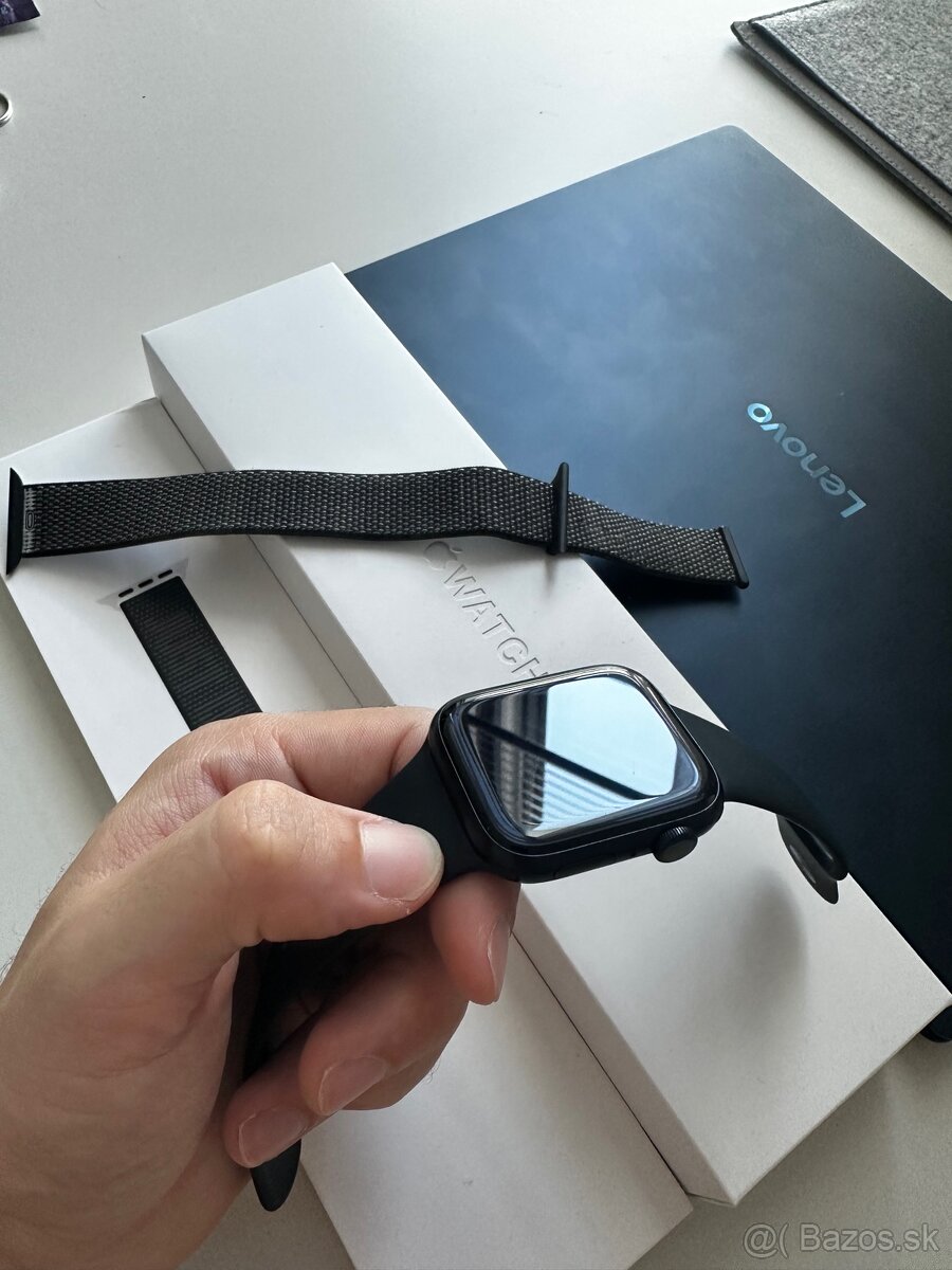 Apple Watch 8 45mm - 2