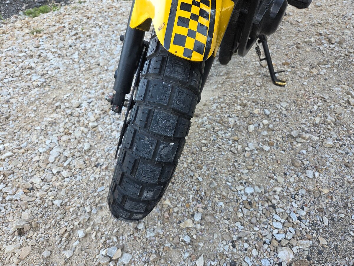 SUZUKI GS500 upravená - 2