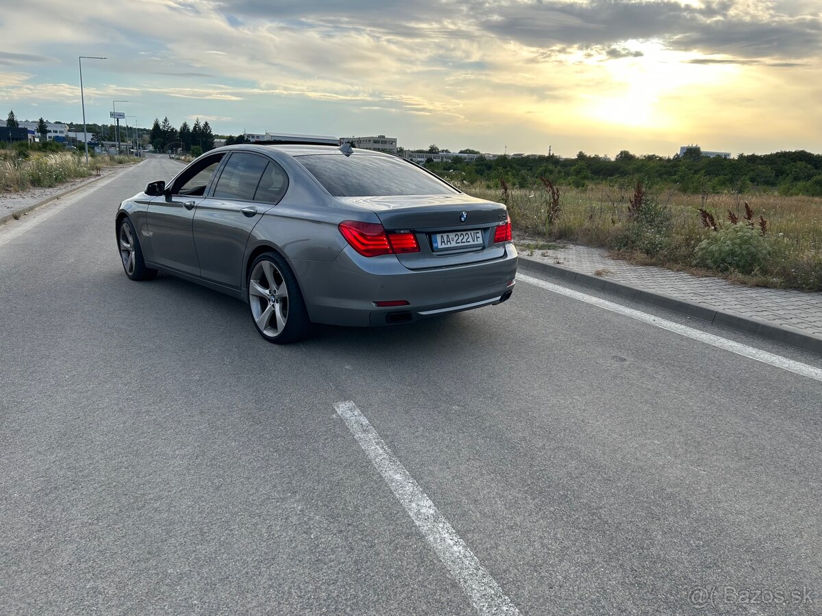 BMW 740i - 2