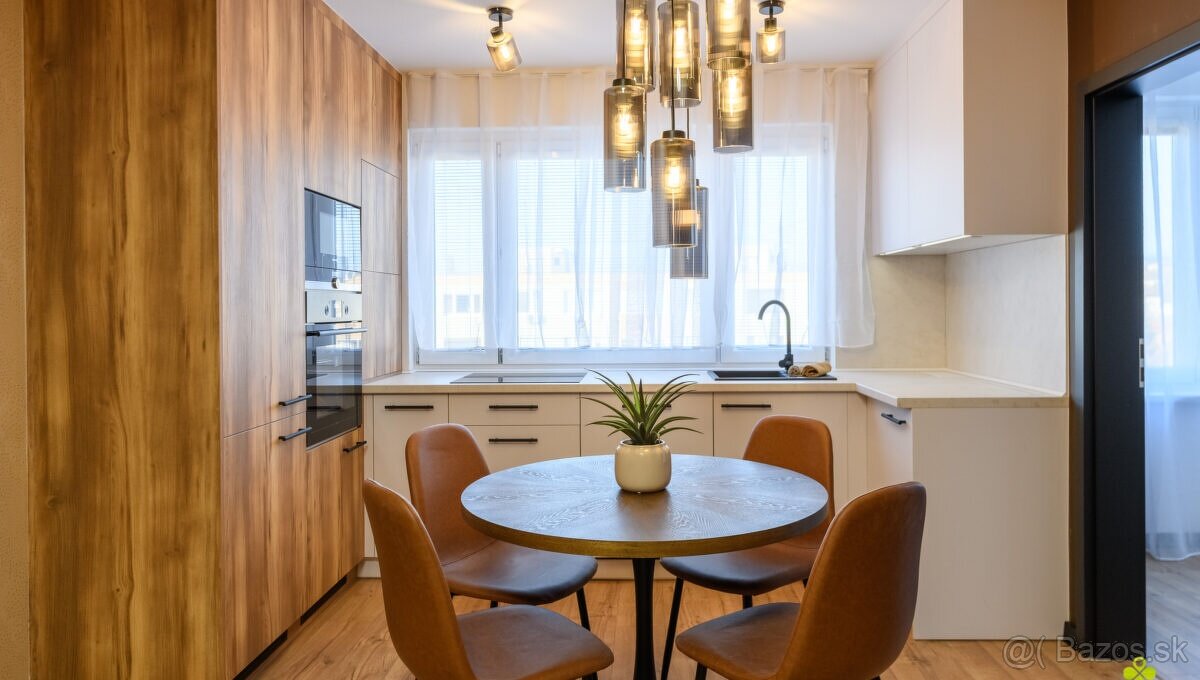 DIZAJNOVÝ 3 IZBOVÝ BYT UL. STAVBÁROV PRIEVIDZA - 2