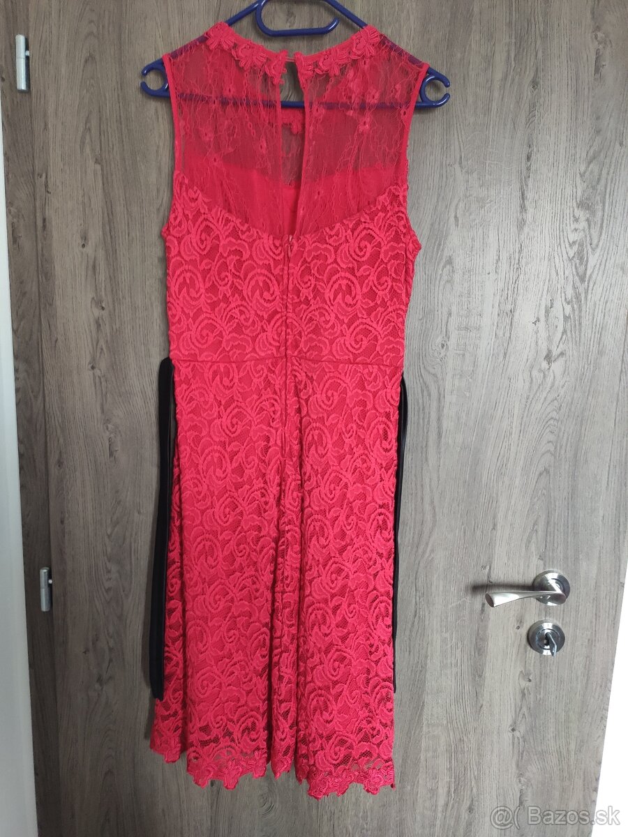 Červené čipkované šaty bez rukávov - veľ. 39-40 - 2