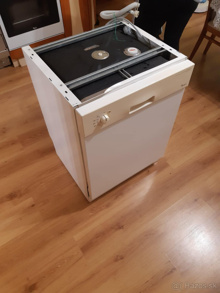 Umývačka riadu Whirpool - 2