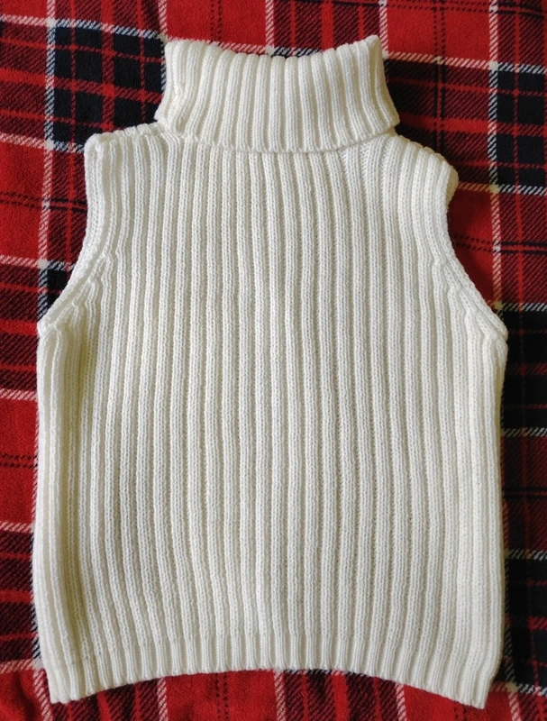Dámska pletená vesta - 2