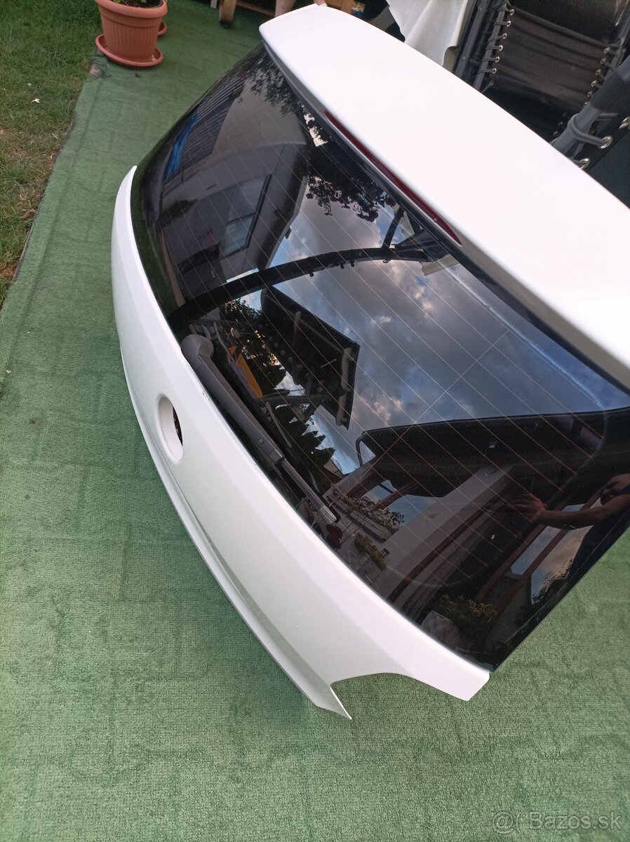 Predám kufrove dvere Polo 6r - 2