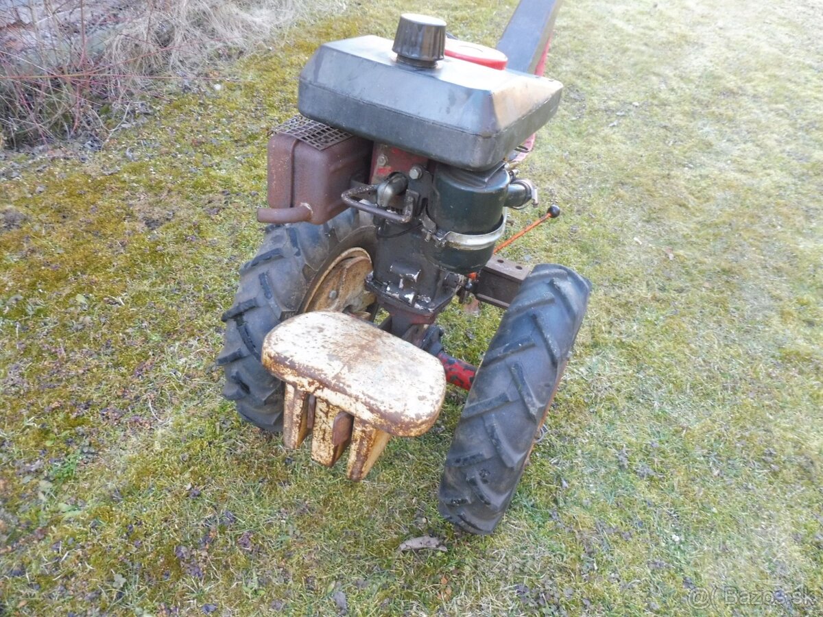 predám malotraktor vari - tera s náradím - 2