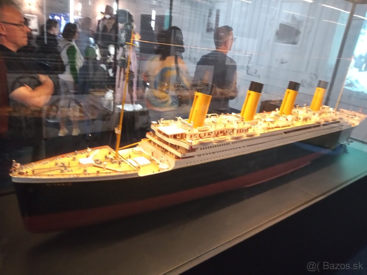 Strojček na ručnú výrobu pletiva - 2