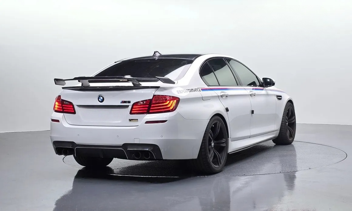 2016 BMW M5 - 2