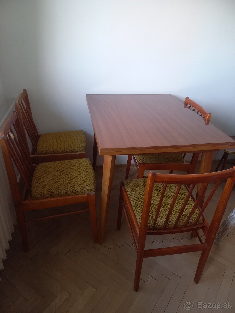 Jedálenský stôl so stoličkami - 2