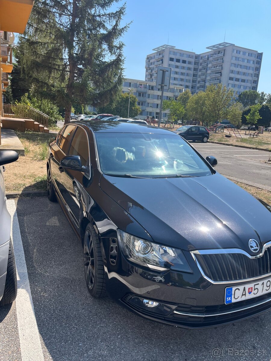 Skoda superb 2014.2.0tdi 103kw avtomat - 2