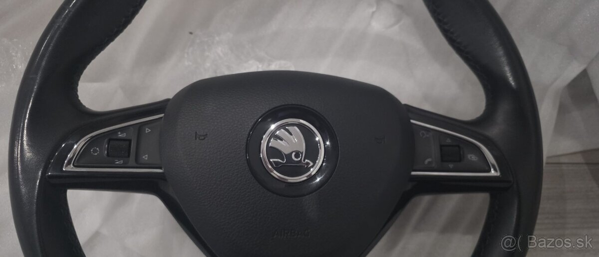 Predám 3 ramenný volant Superb 2 po Facelifte - 2