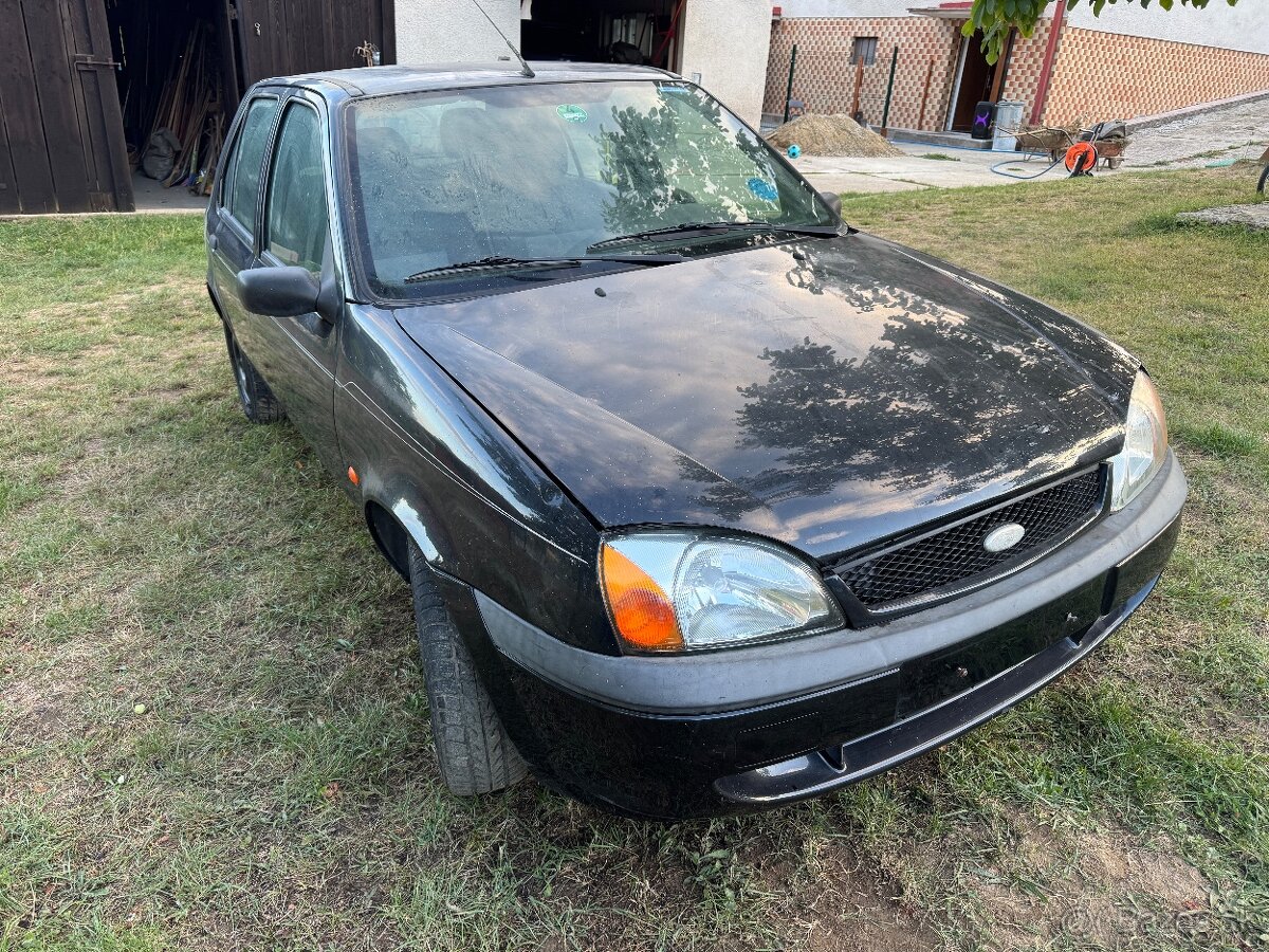 Predám ford fiesta 1.3 benzin 2002 - 2