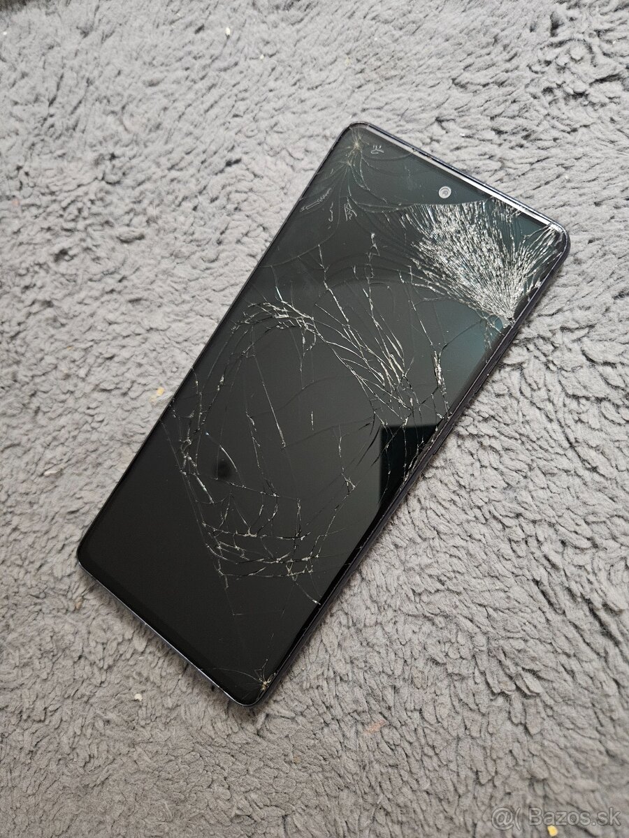 Samsung galaxy s20fe..ma rozbity displej - 2