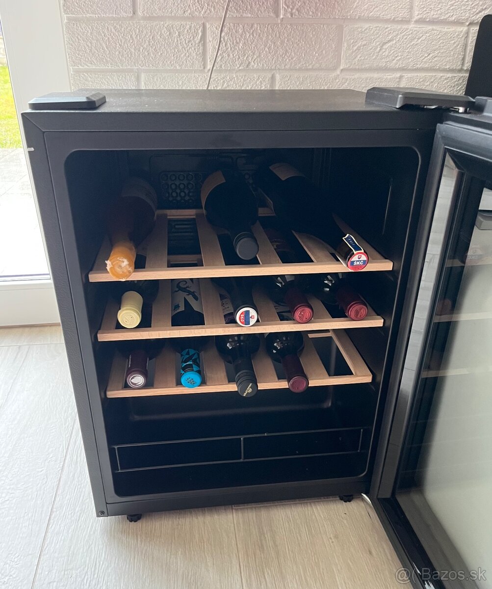 Chladnička na víno CANDY CWC023m - 2