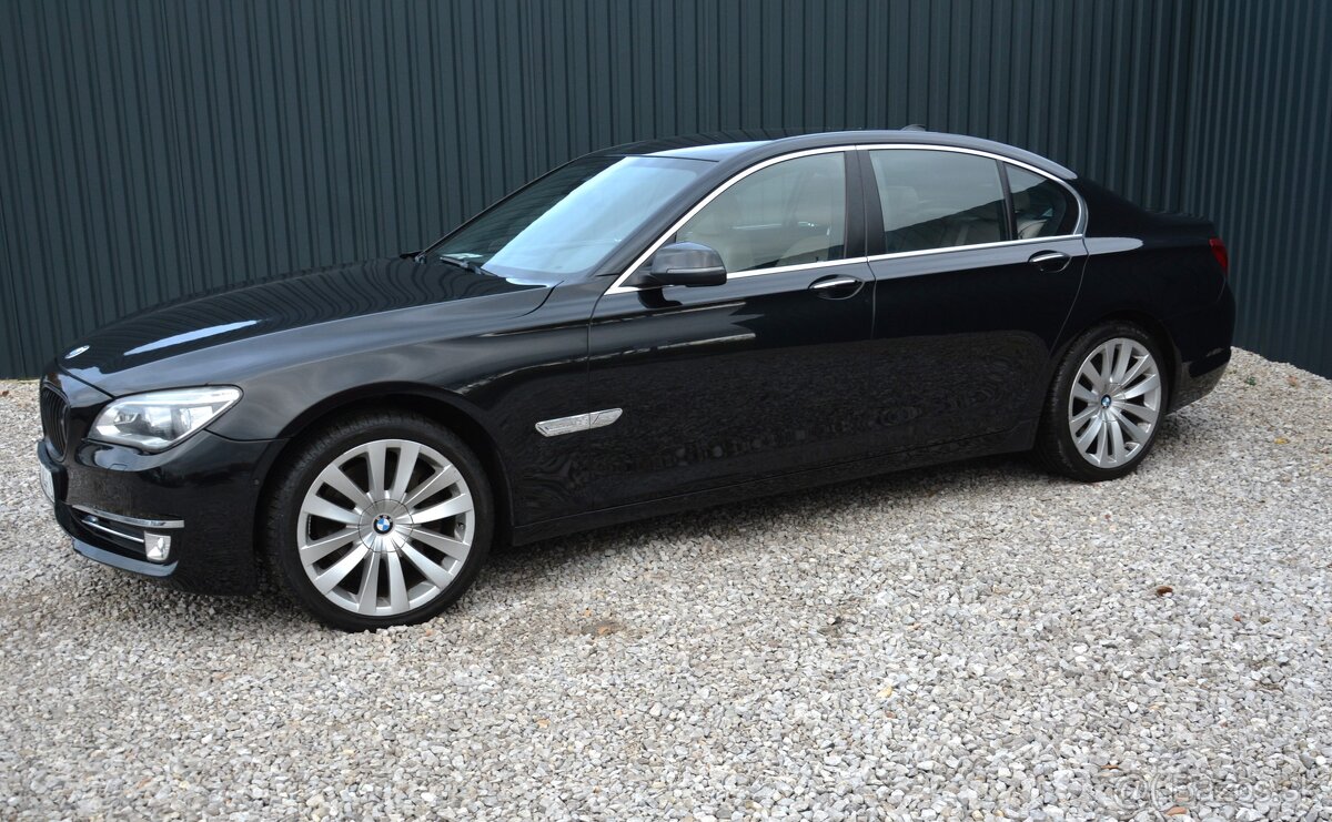 BMW rad 7 3.00 xDrive SR voz, B&O hudba, TOP výbava - 2