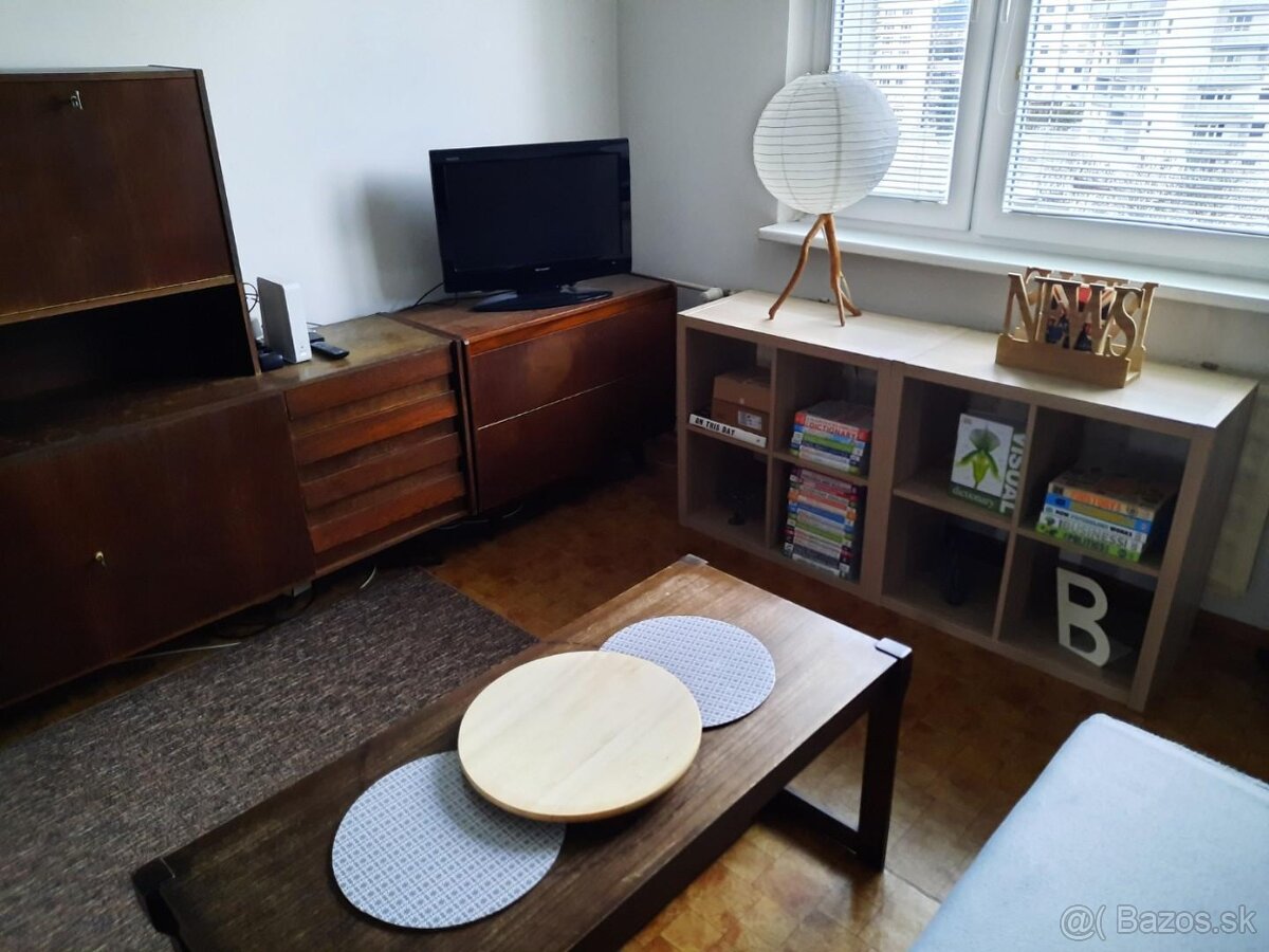 PRENÁJOM- 2-izb. byt s lodžiou- Žilina -Ul.Javorová, Solinky - 2