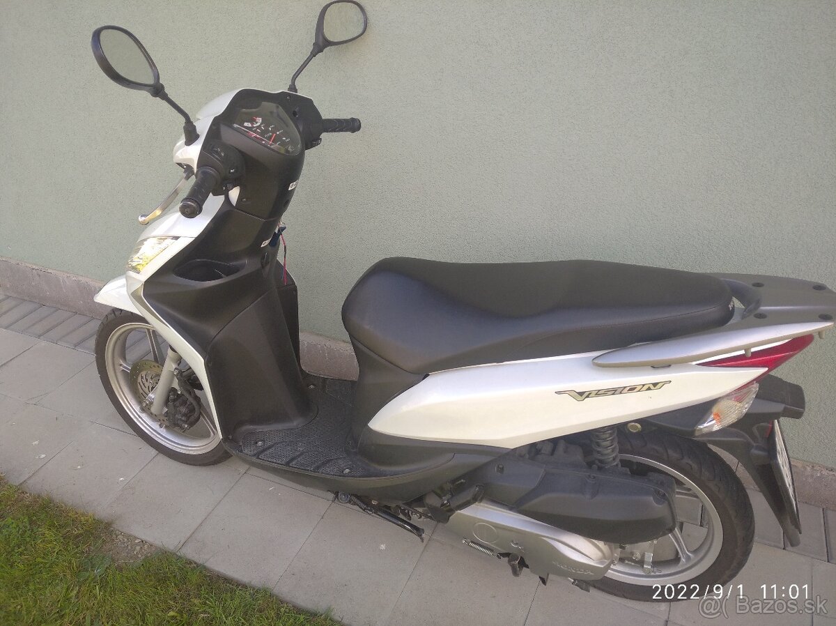 Skútr Honda Vision 110 - 2