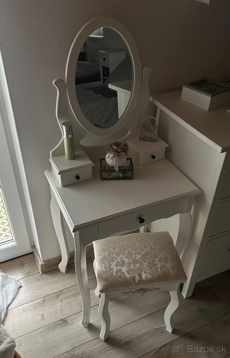Kozmetický stolík+stolička - 2