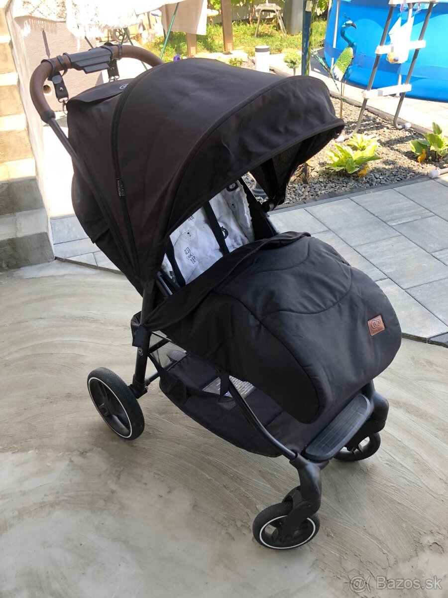 NA ODPAL Kinderkraft Grande Plus Black 2022 - 2