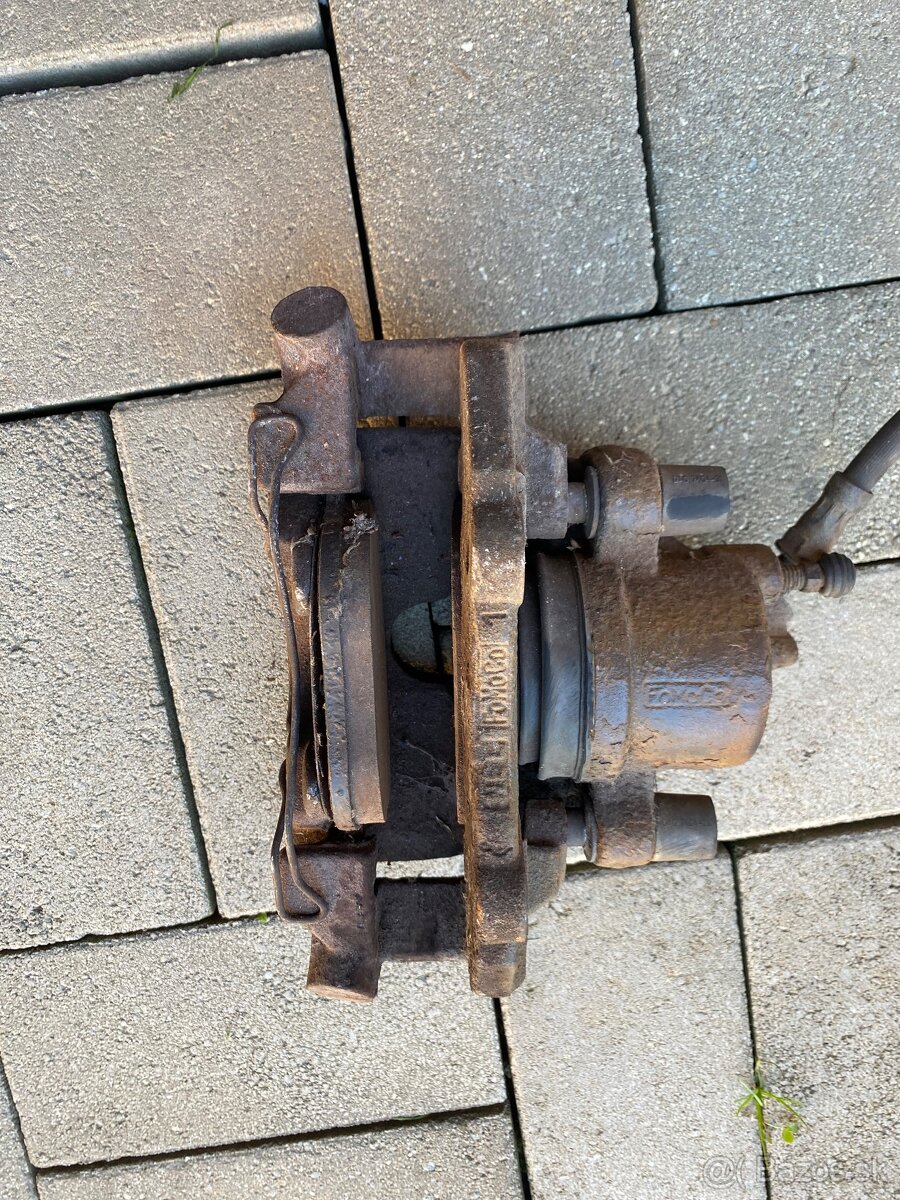 predám diely na Ford - 2