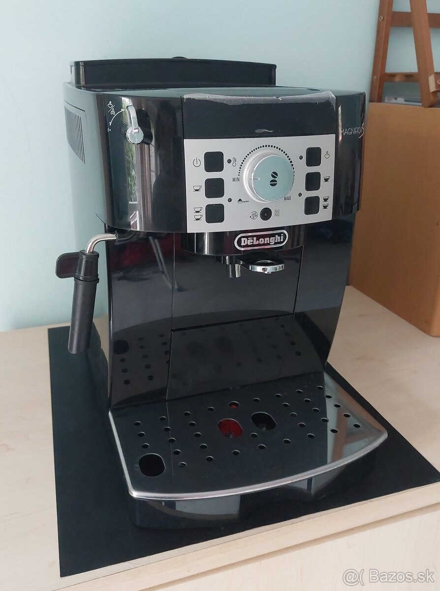 Kávovar Delonghi Magnifica S - 2