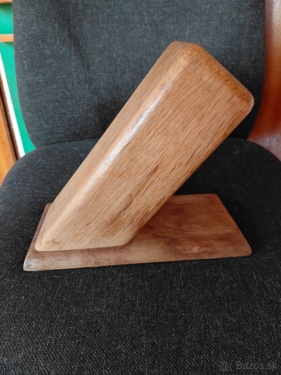 Drevený stojan na nože - 2