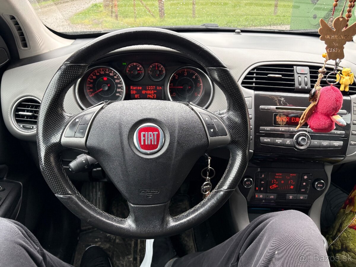 Fiat bravo 1.6 MTJ DIESEL r.v.2011 - 2