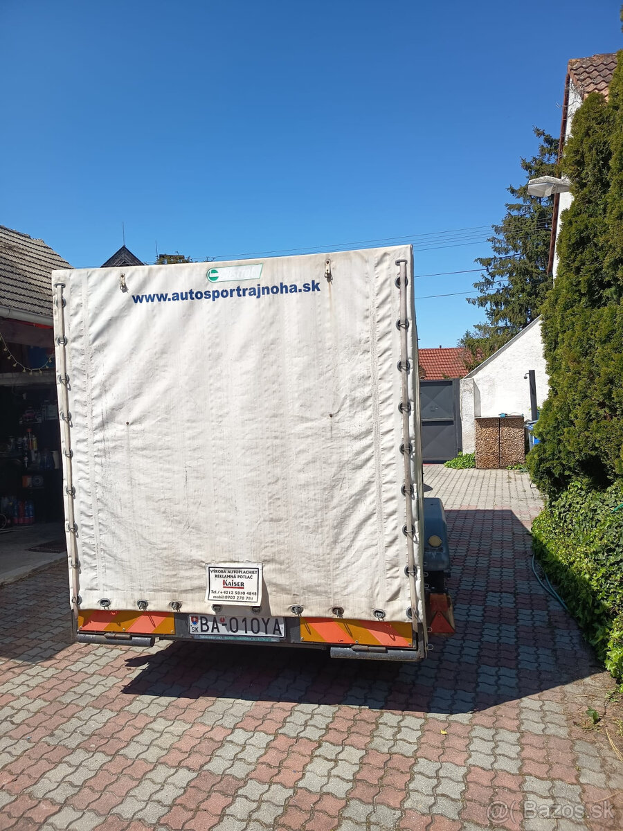 Vyklopny kryty autoprepravnik - 2