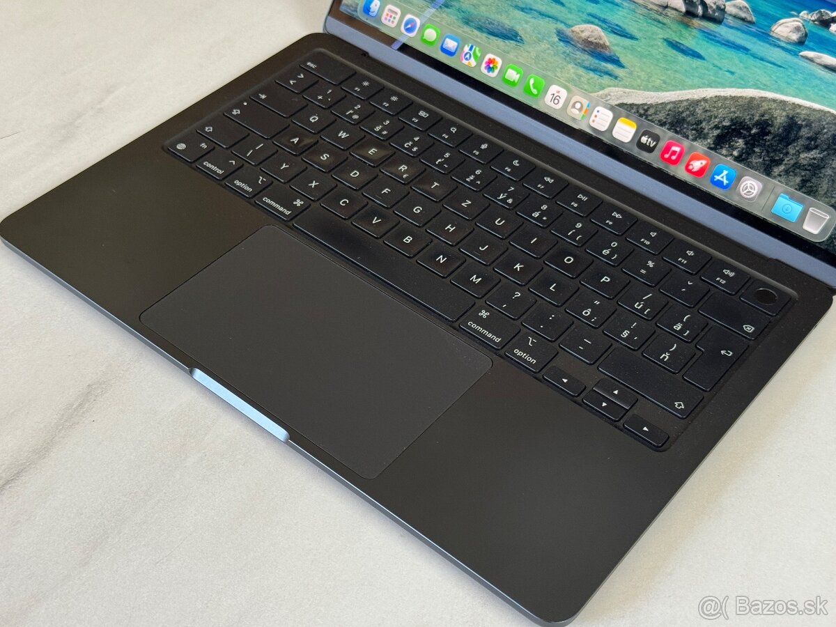 MacBook Air M3 13" komplet - 2