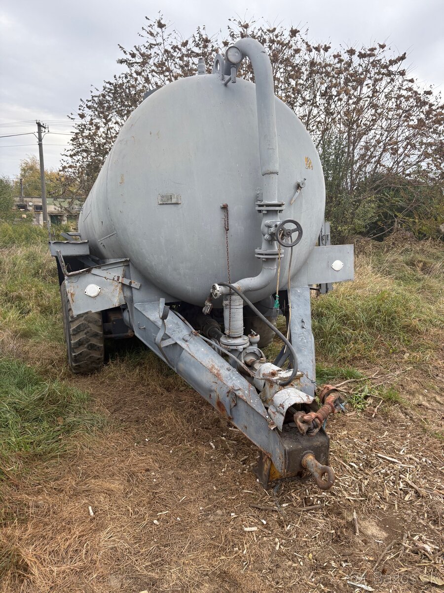 Cisterna Fekál 8300L - 2