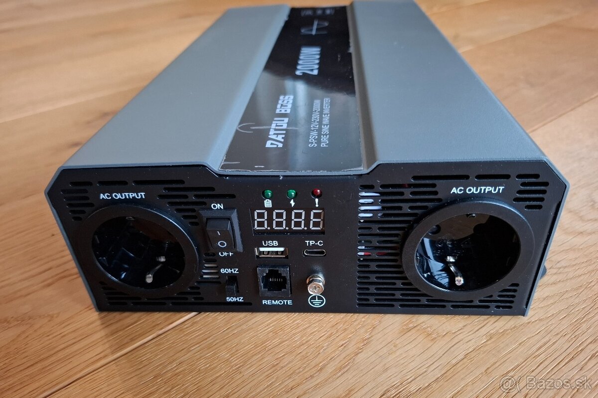 DATOU BOSS menič napätia 2000 W 12 V na 230 V - 2