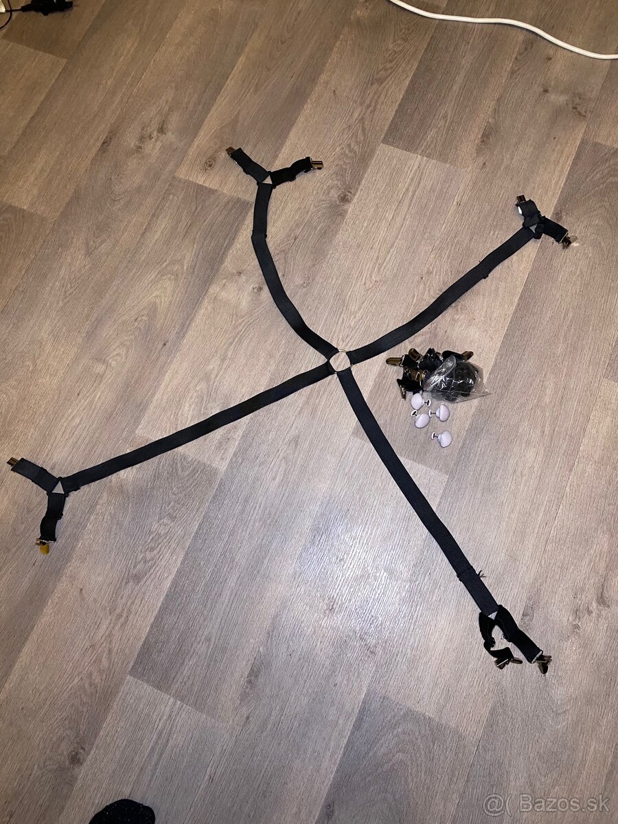 Set fixačných doplnkov na posteľnú bielizeň–2 ks,4 úchyty - 2