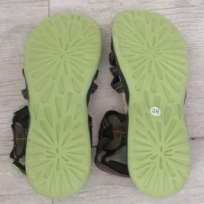 Predám Nové nenosené sandále, veľ. 38 - 2