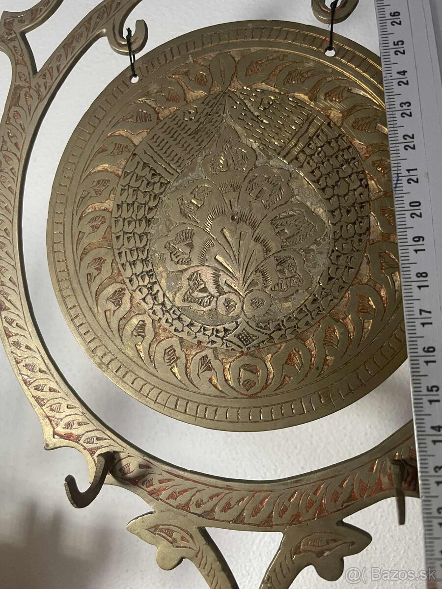 Mosadzný zdobený malý gong. - 2