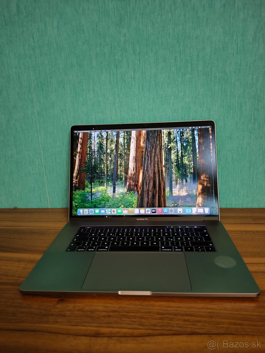 A1990 MacBook Pro • 16GB • 256GB - 2