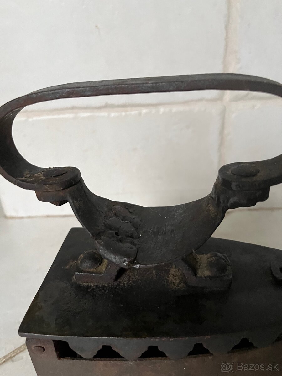 Starožitná žehlička - 2